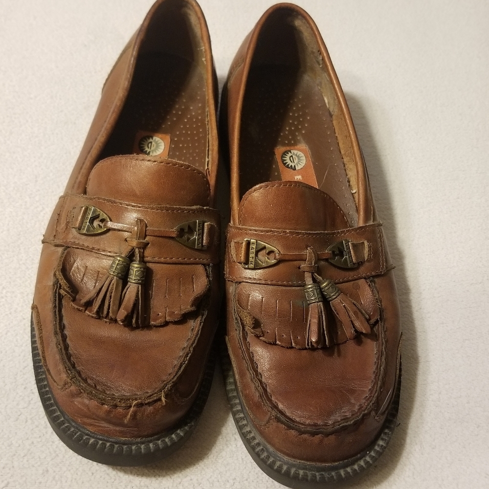 Womens leather loafer with tassel